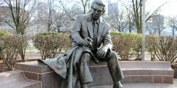 THE FATHER: ART ROONEY SR